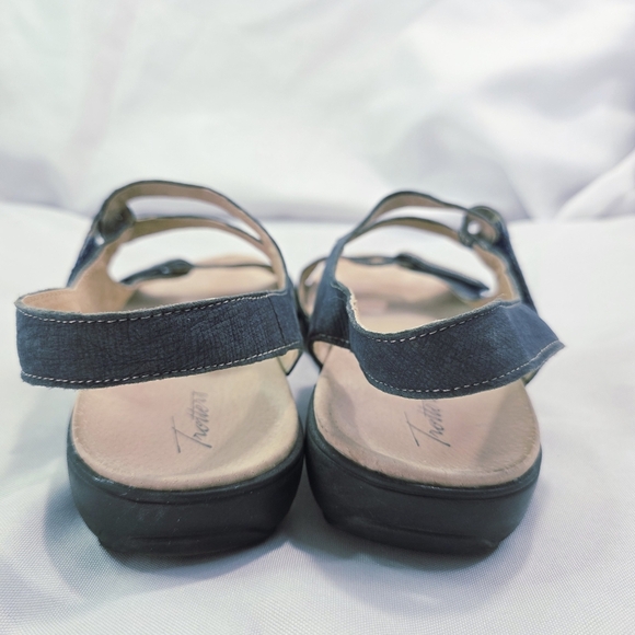 Trotters Katarina Blue Leather Strappy Sandals Adjustable Womens 9.5 NARROW - Picture 6 of 9